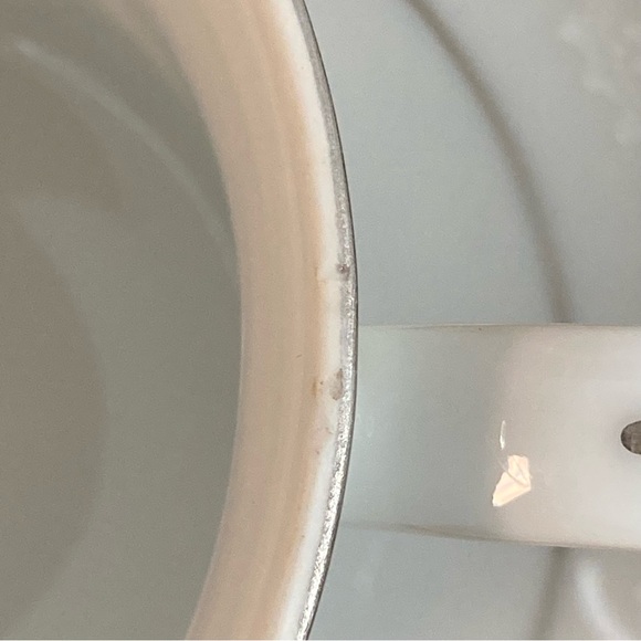 Vintage Crown Victoria Lovelace set of 5 tea cups - Picture 7 of 12